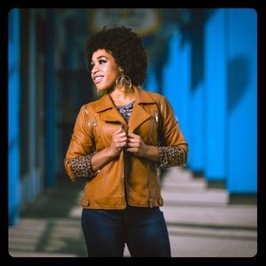 Meet your Posher, Tera